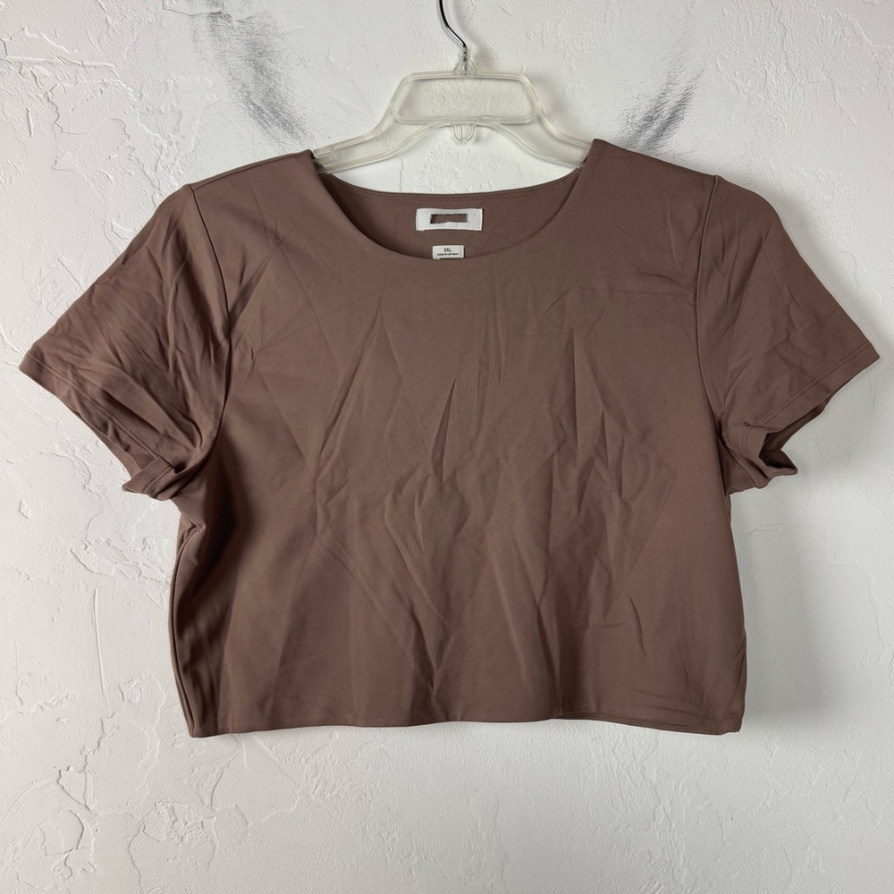 Aritzia Babaton Contour Shirt Knit Top Tee Crew Cropped Solid Brown Chocolate